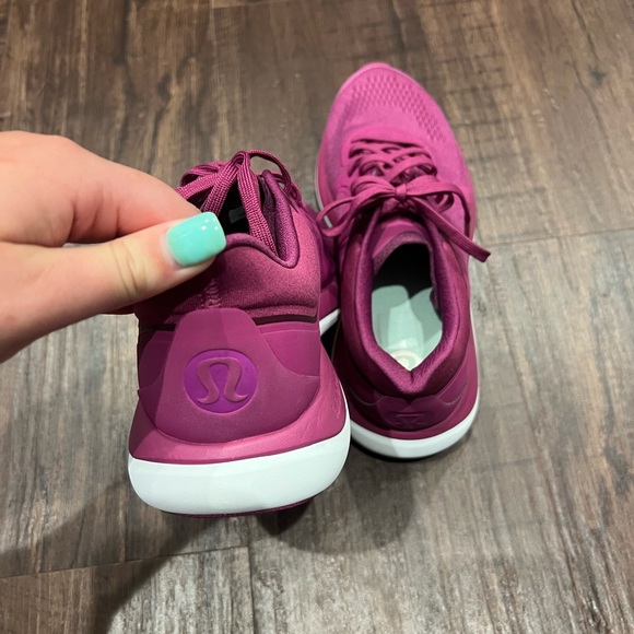 Lululemon blissfeel shoes size 9 - Picture 4 of 7